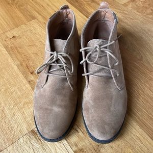 Bass Flex Step chukka lace up booties